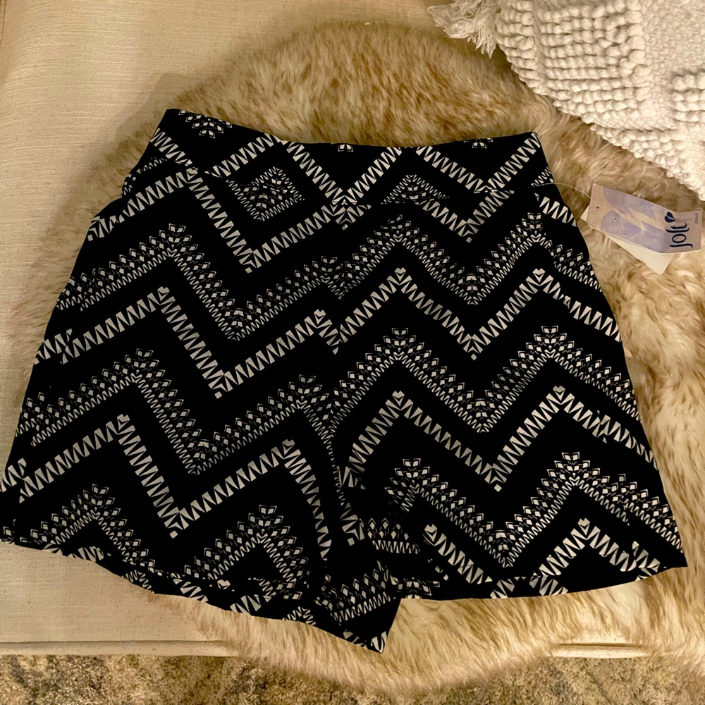 New with tags / never worn / size 5 / purchased at macys or Dillard’s